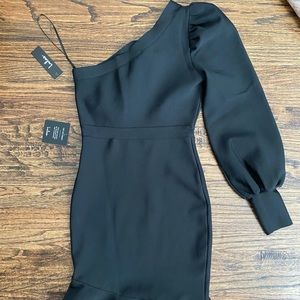 Lulu’s NWT bodycon lbd with fun ballon sleeve